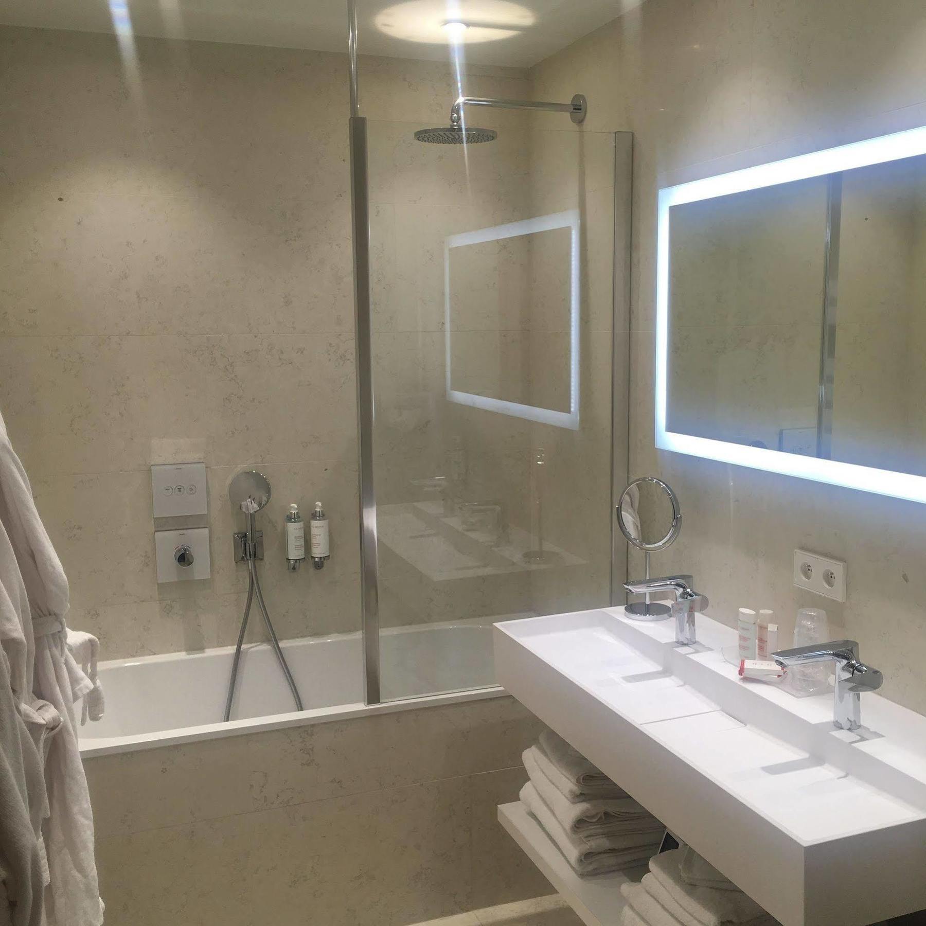 Le Moon Apartment Strasbourg Ngoại thất bức ảnh